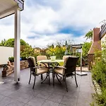 Design In Mit Terrasse شقة *