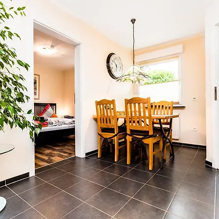 Design In Mit Terrasse Apartment