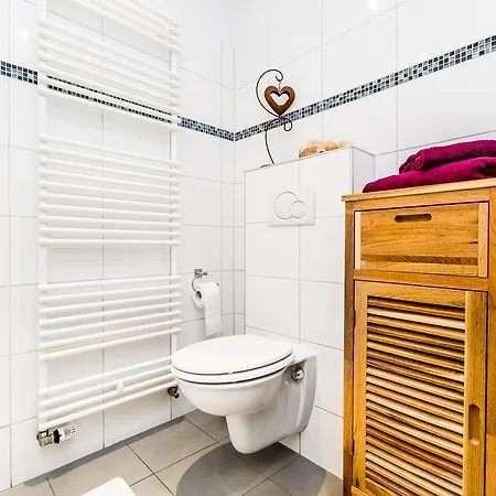 Design In Mit Terrasse * Colonia