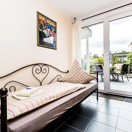 Design In Koeln Mit Terrasse Colonia