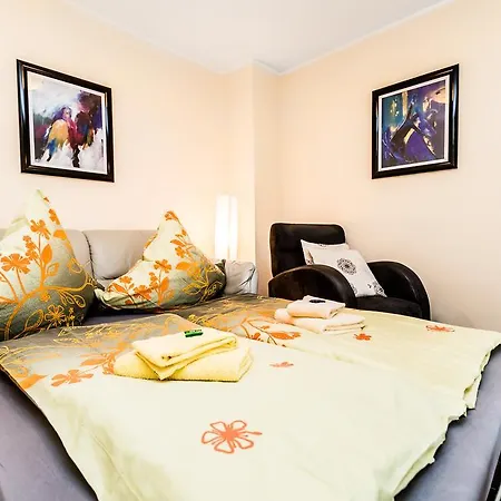 Design In Mit Terrasse