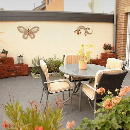 Apartman Design In Mit Terrasse