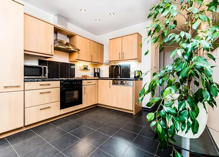 Design In Mit Terrasse *