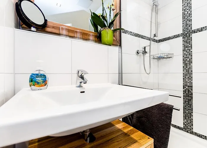 Design In Mit Terrasse *