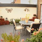 Appartement Design In Mit Terrasse