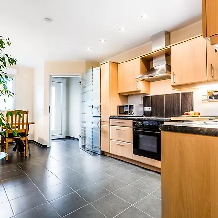 Design In Mit Terrasse